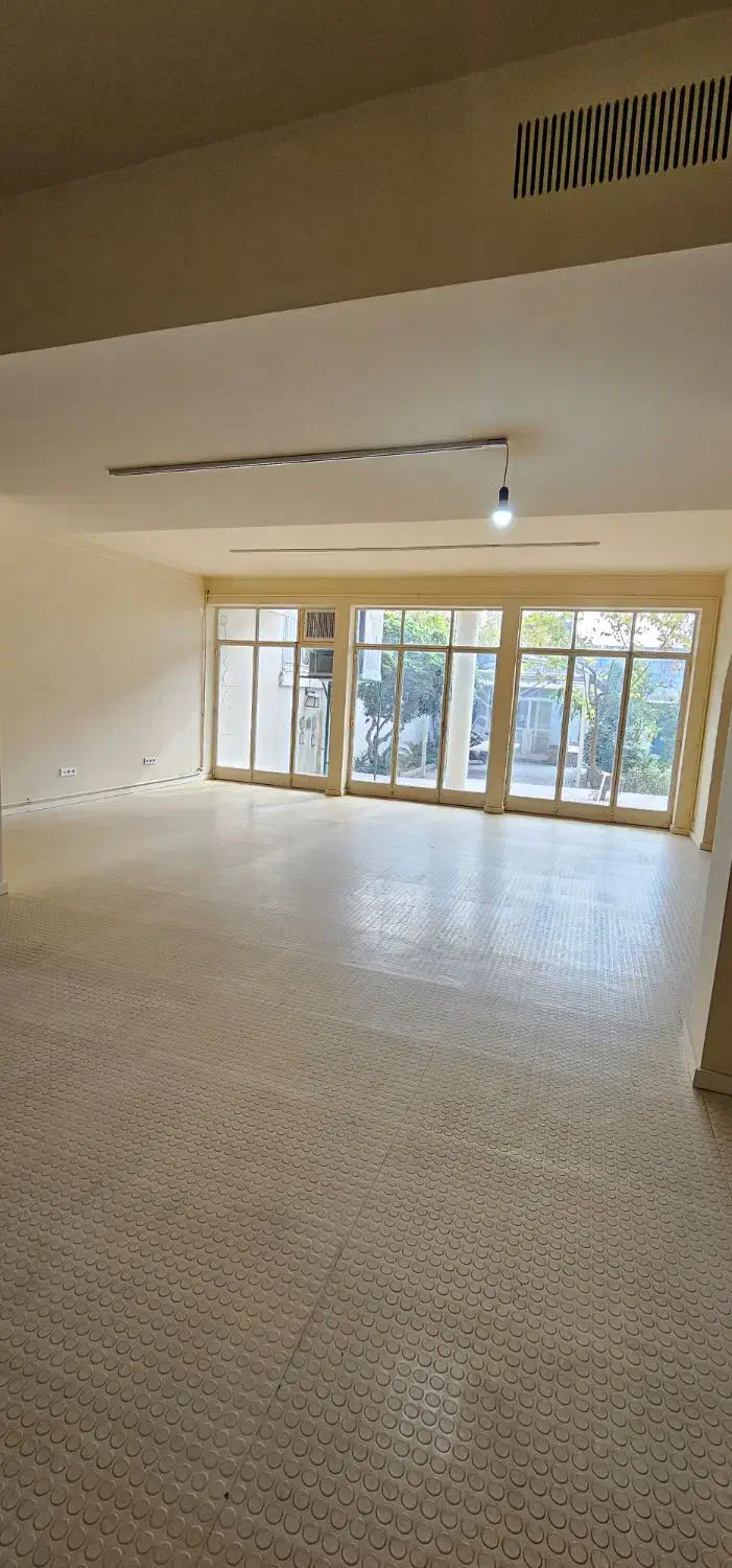 ۵۰۰متر بنا با ۳۰۰متر حیاط دربست پارک هنرمندان