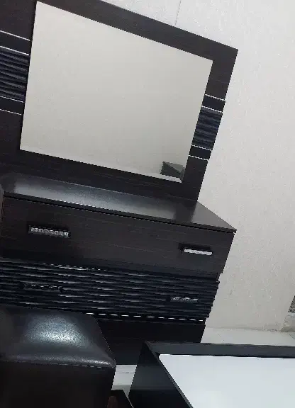 میزدرآور ۳کشوبزرگ|تخت و سرویس خواب|همدان, |دیوار