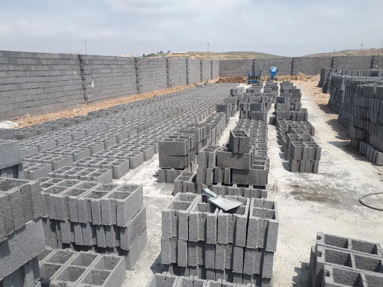 نیازمند کارگر شهرک صنعتی بیدک|استخدام معماری، عمران و ساختمانی|بجنورد, |دیوار