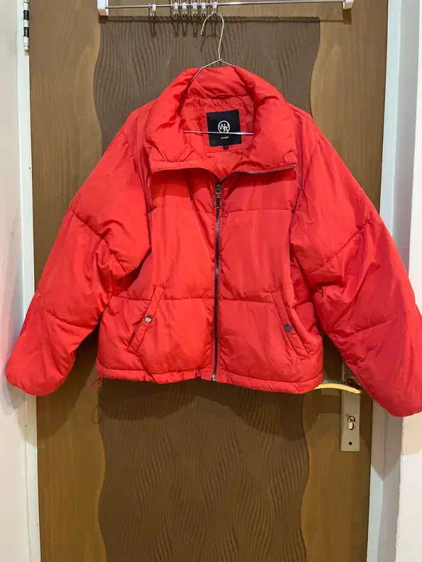 کاپشن جنیفر اورجینال|لباس|ساری, |دیوار