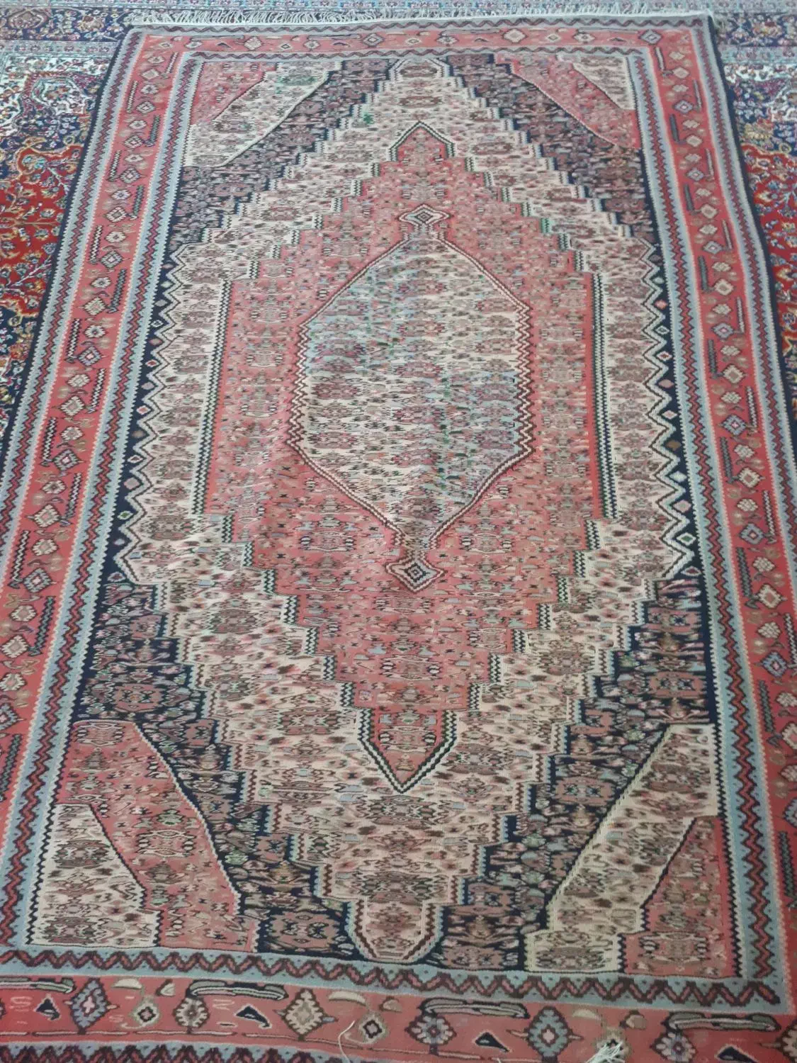 گلیم سوزنی سنندج قدیمی|گلیم، جاجیم، گبه|تهران, سازمان برنامه شمالی|دیوار