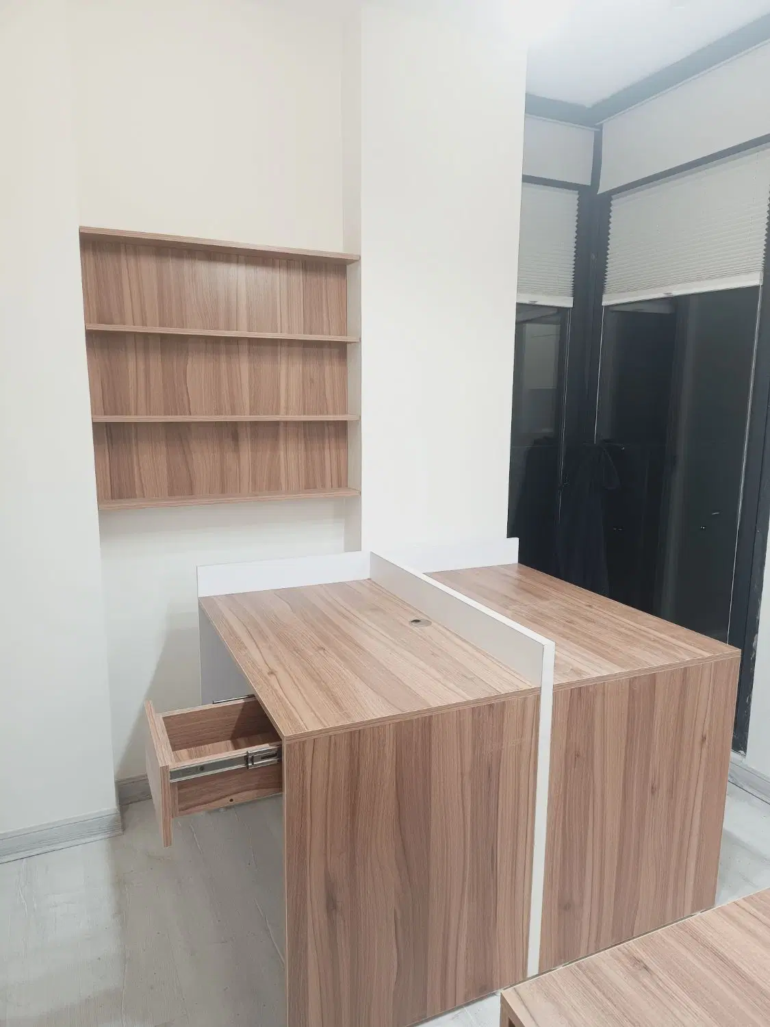 نصب کابینت نصاب کمددیواری ساخت پارتیشن درب چهارچوب|خدمات پیشه و مهارت|کرج, مجتمع صنفی صنعتی|دیوار