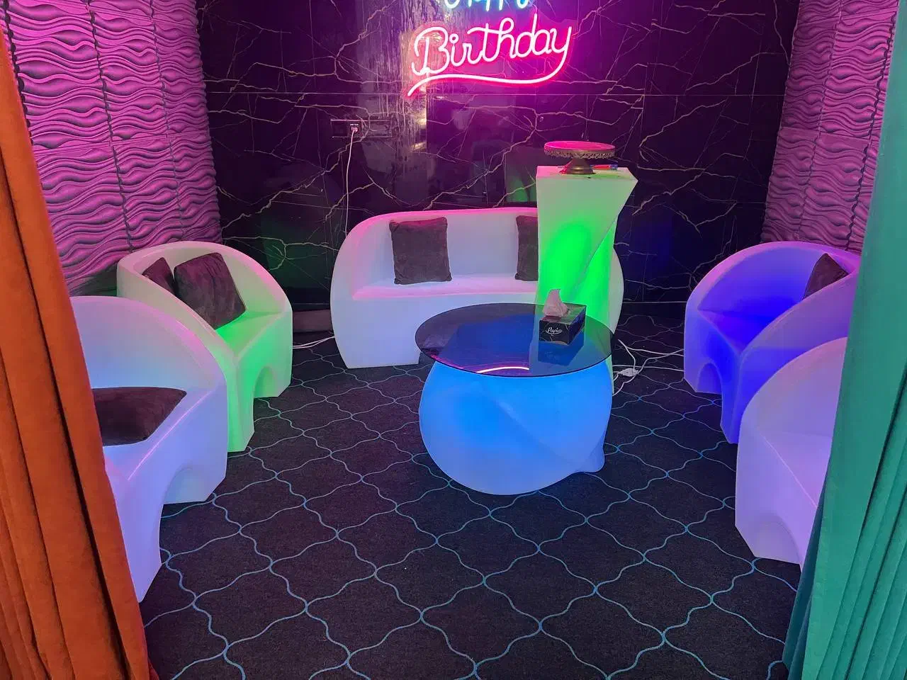 میز تولد LED|کافیشاپ و رستوران|گالیکش, |دیوار