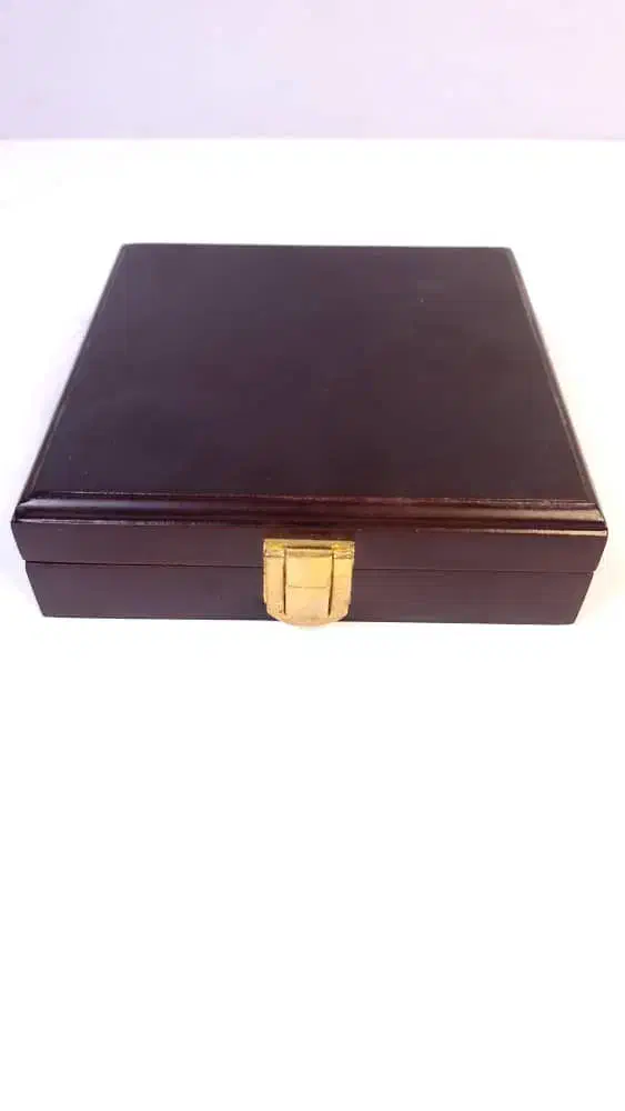 مدال یادبود مسابقات جهانی وزنه برداری تهران ۱۳۴۴|کلکسیون اشیاء عتیقه|تهران, امام زاده عبدالله|دیوار