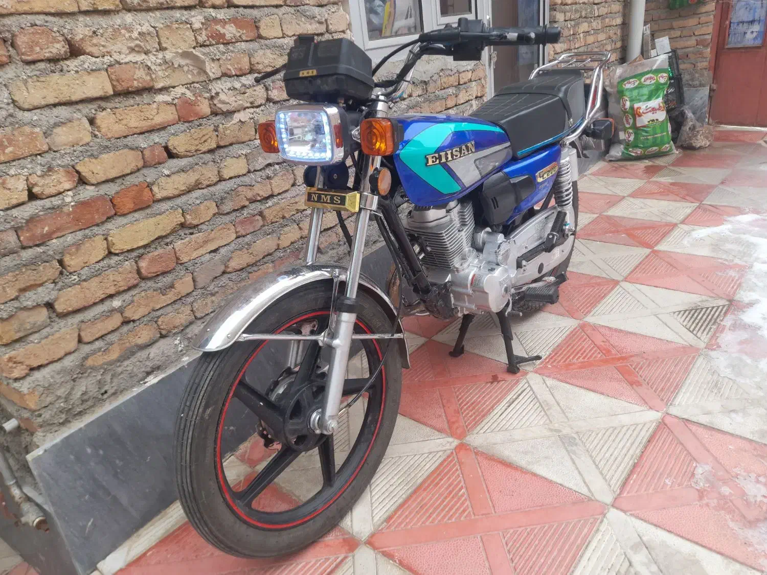 موتور سیگلت|موتورسیکلت|اهر, |دیوار