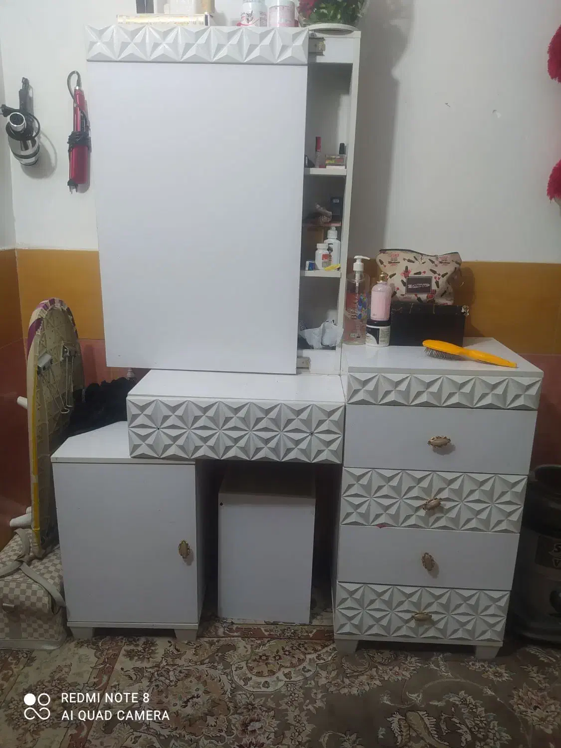 میزآرایشی|میز و صندلی غذاخوری|قم, باغ شریفی|دیوار