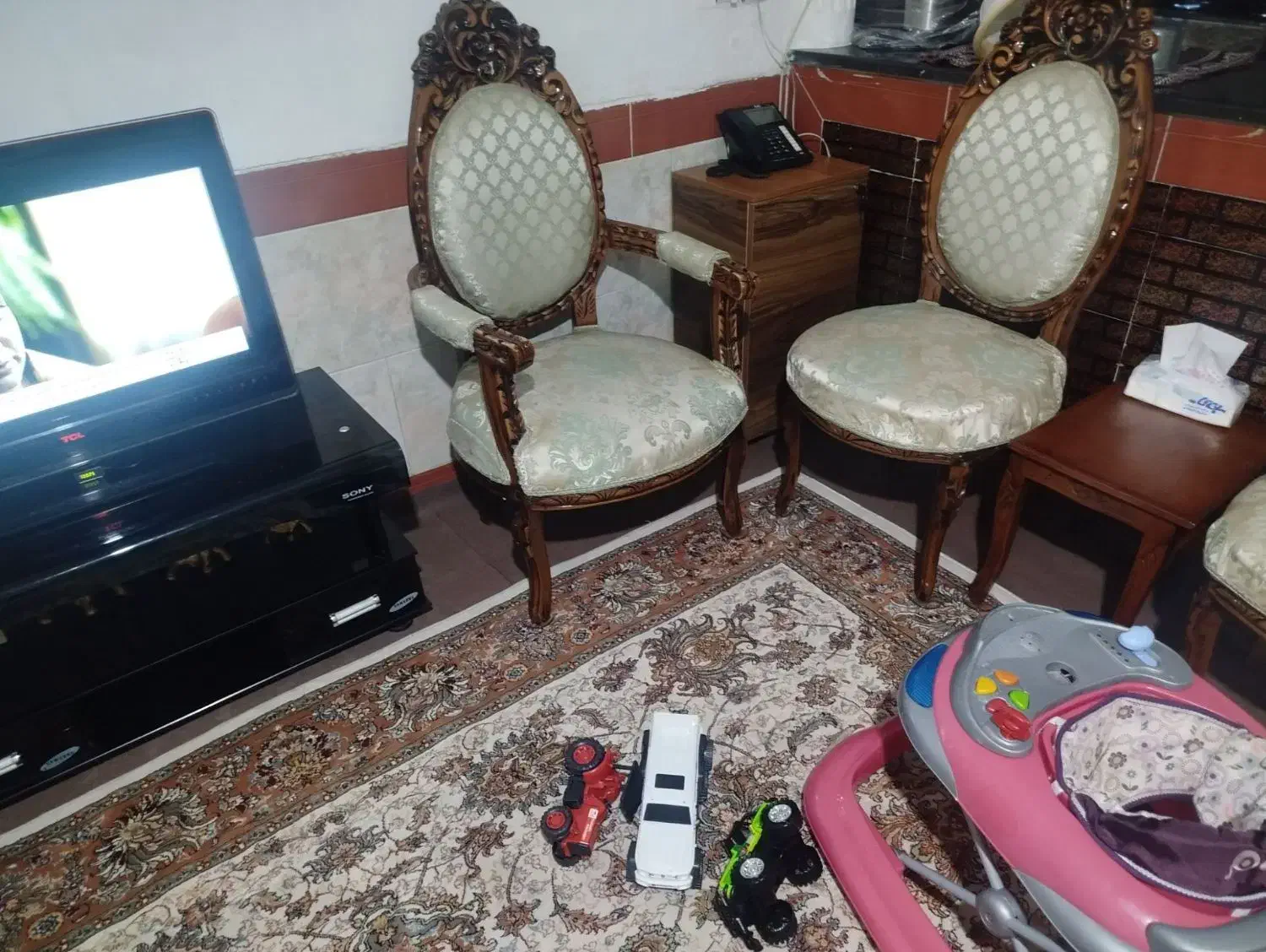 مبل سلطنتی|مبلمان خانگی و میز عسلی|هشتگرد, شهرک وحدت|دیوار