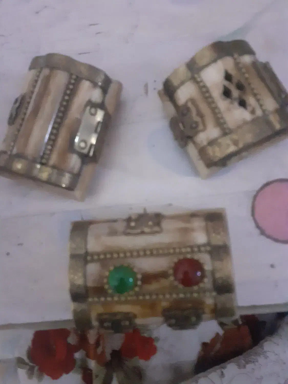 صندوقچه‌ زیبا|کلکسیون اشیاء عتیقه|طرقبه, |دیوار