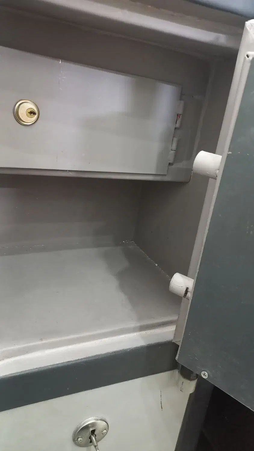 گاوصندوق تمیز وسالم دوطبقه|ابزارآلات|تایباد, |دیوار