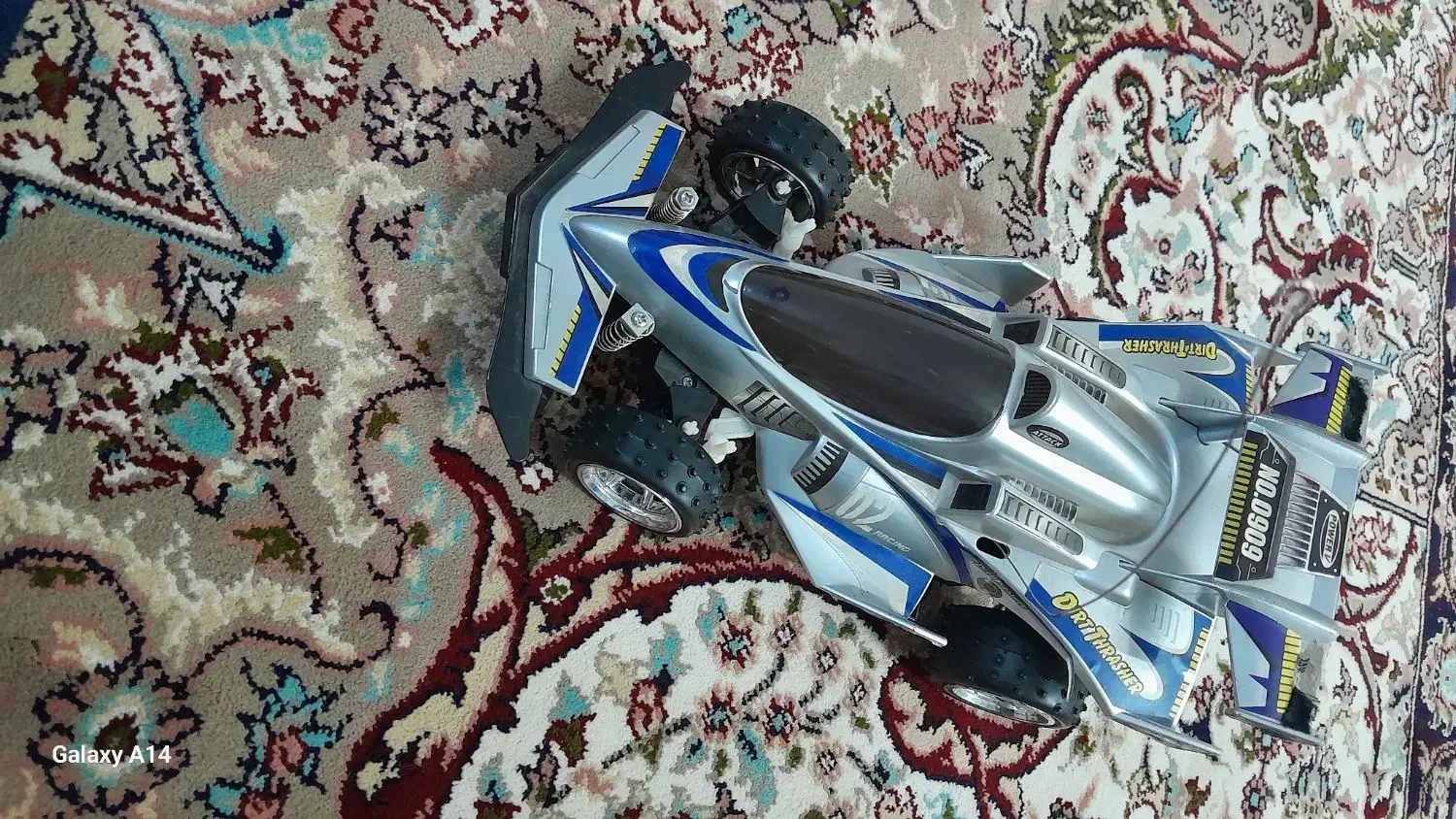 ماشین کنترلی در حد نو|اسباببازی|گلبهار, بیزکی|دیوار