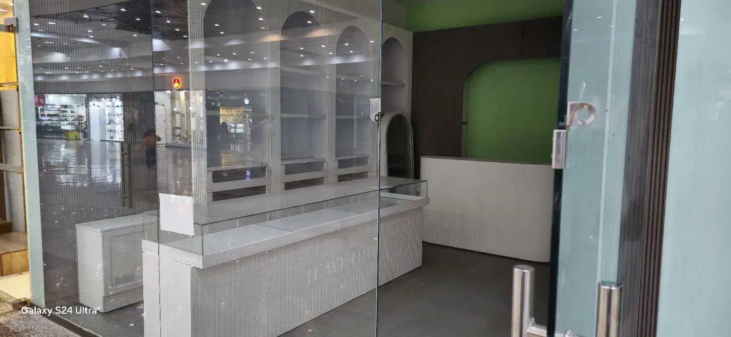 رهن مغازه|اجارهٔ مغازه و غرفه|شیراز, شهرک قمشه|دیوار