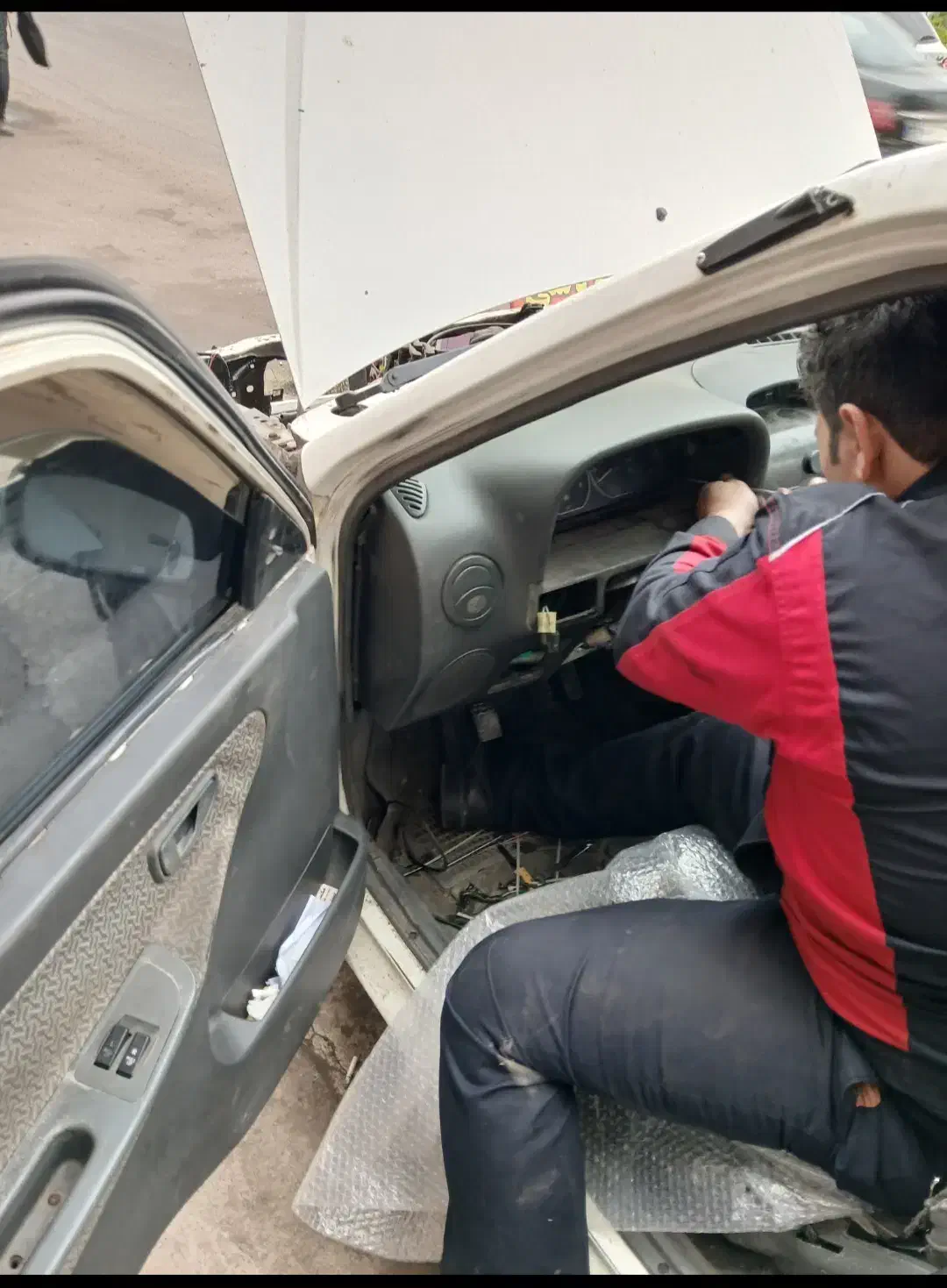 باطری ساز سیارشبانه روزی با۲۰سال سابقه|خدمات موتور و ماشین|رشت, یخسازی|دیوار