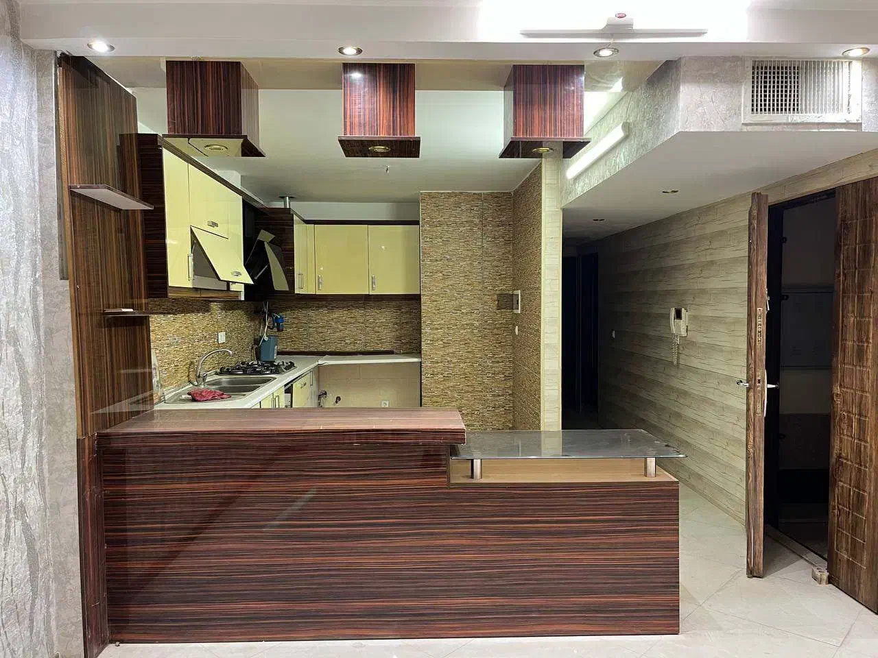 آپارتمان 100 متری تک واحدی بین برق و ضد|فروش آپارتمان|مشهد, امام رضا (ع)|دیوار