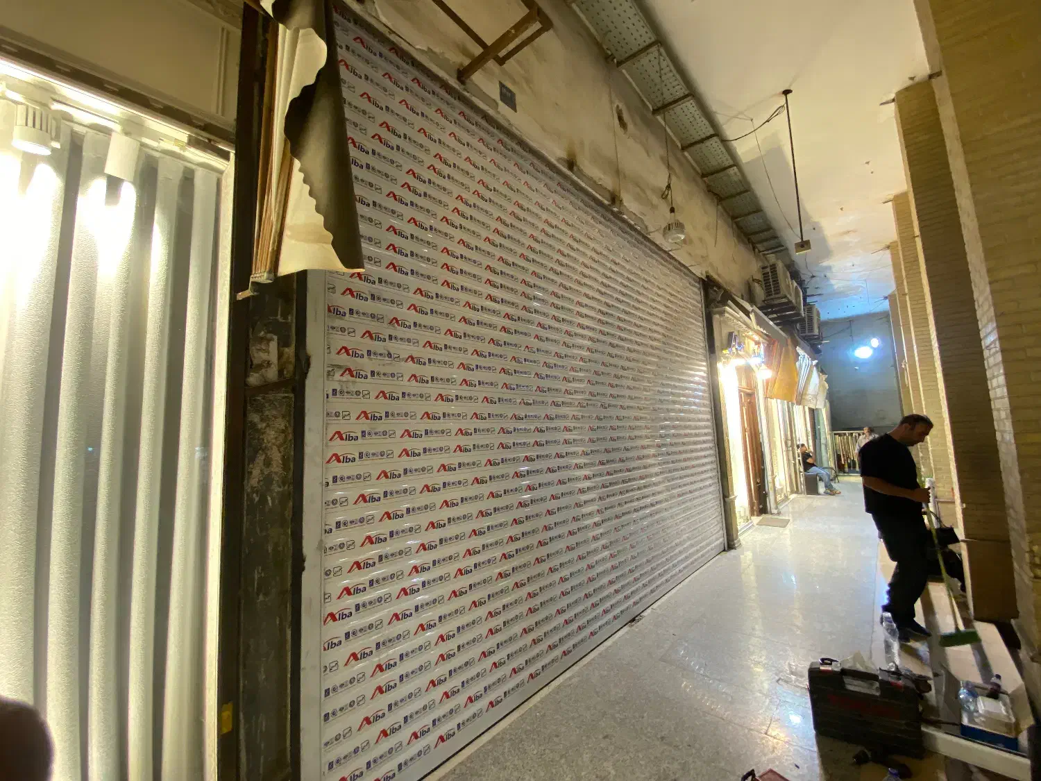 اجرا نصب تعمیرات کرکره برقی ودربهای اتوماتیک|خدمات پیشه و مهارت|کهریزک, |دیوار