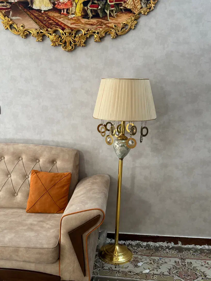 آواژور ایستاده|چراغ خواب و آباژور|خرمآباد, |دیوار