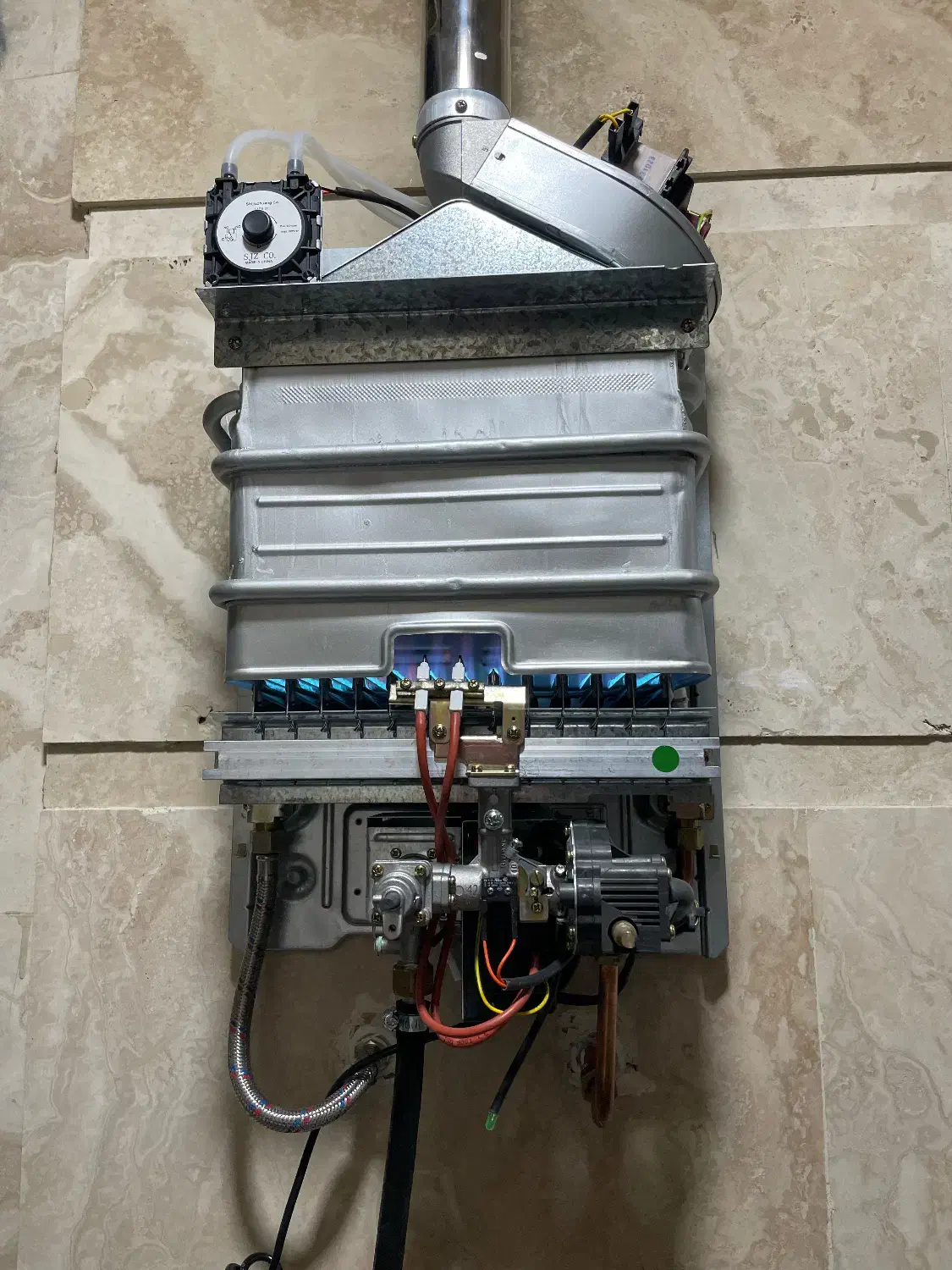 نصب و سرویس آبگرمکن گازی و برقی|خدمات پیشه و مهارت|بندرعباس, |دیوار