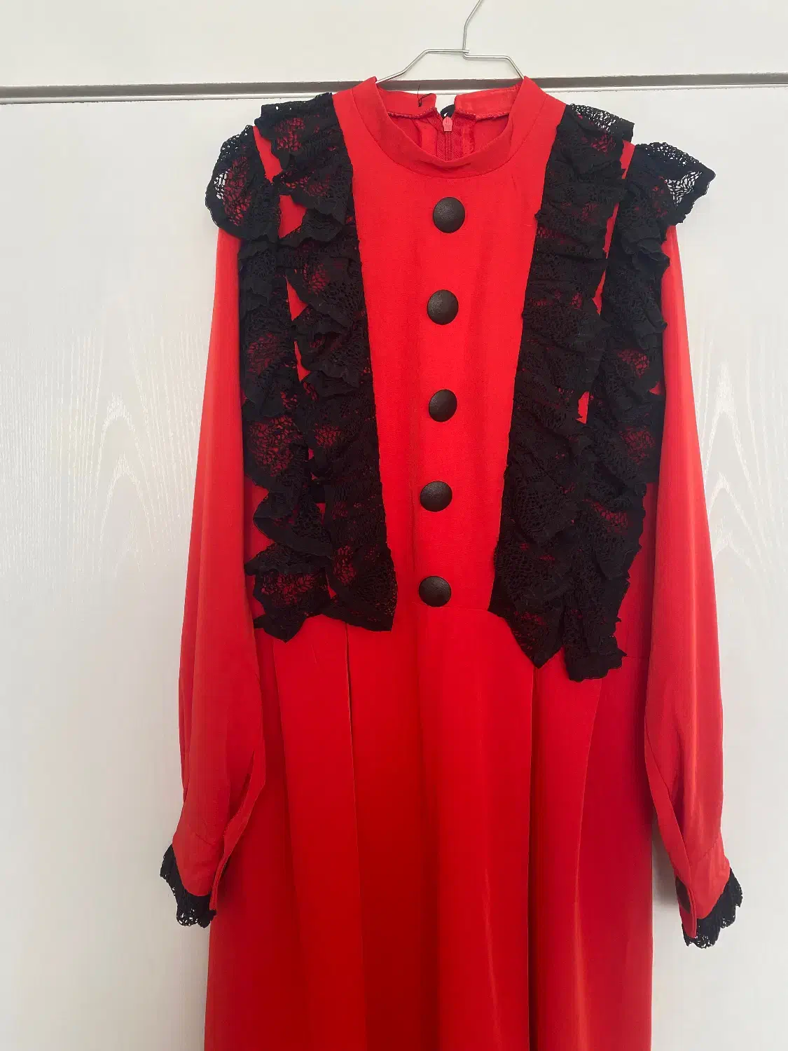 پیراهن یلدایی|لباس|پردیس, فاز ۲|دیوار