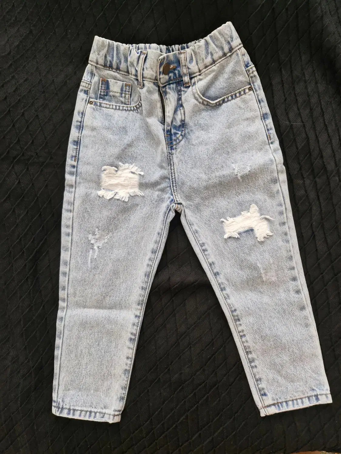 شلوار لی پسرانه|کفش و لباس بچه|اندیشه, اندیشه فاز ۴|دیوار