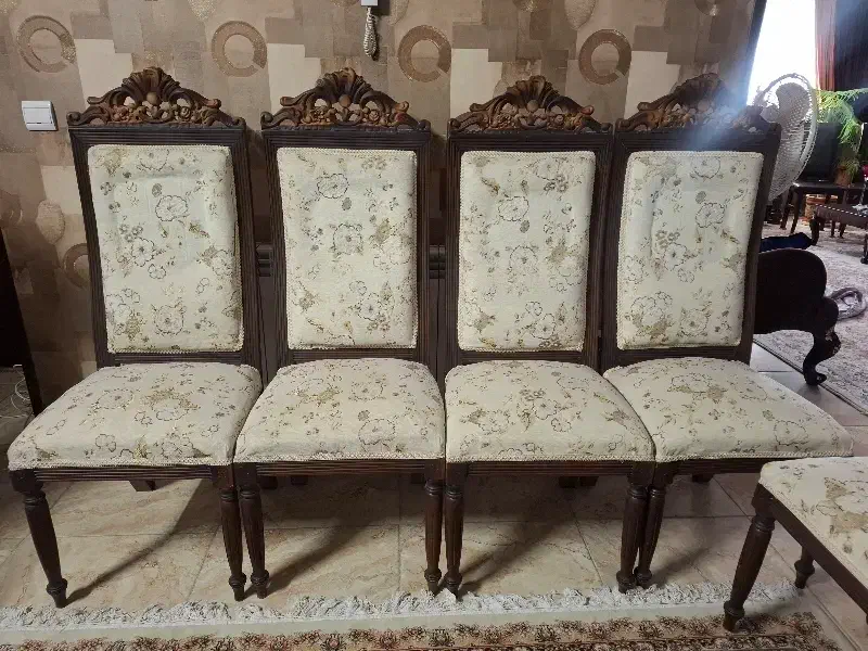 صندلی سلطنتی چوبی|میز و صندلی غذاخوری|شیراز, سینما سعدی|دیوار