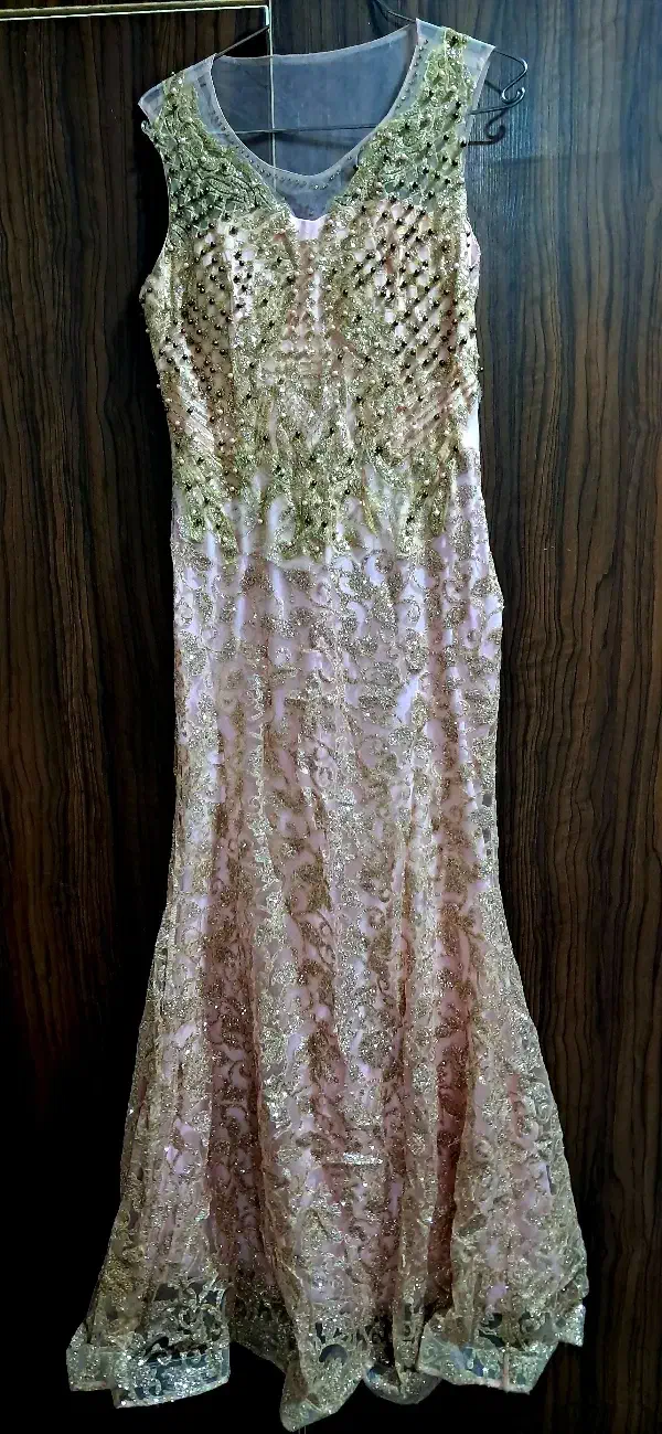 پیراهن مجلسی|لباس|اهواز, بهارستان|دیوار