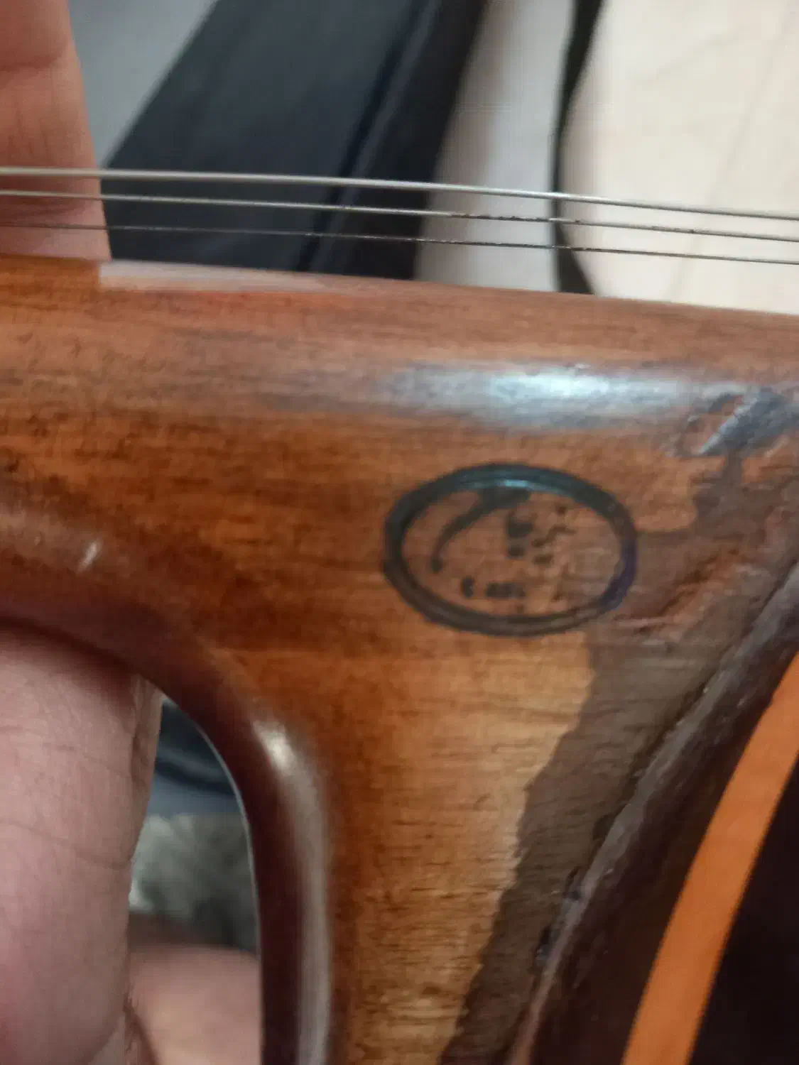 کمانچه همراه آرشه کیف پوست صدابینظیر|سازهای سنتی|کرج, شهرک نهال و بذر|دیوار