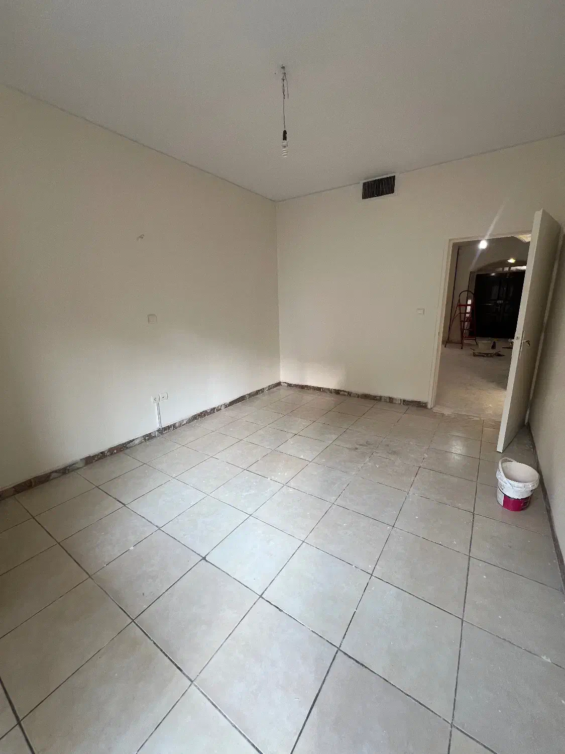 ۲۴۰ متر ۳ خوابه توانیر پارک ساعی