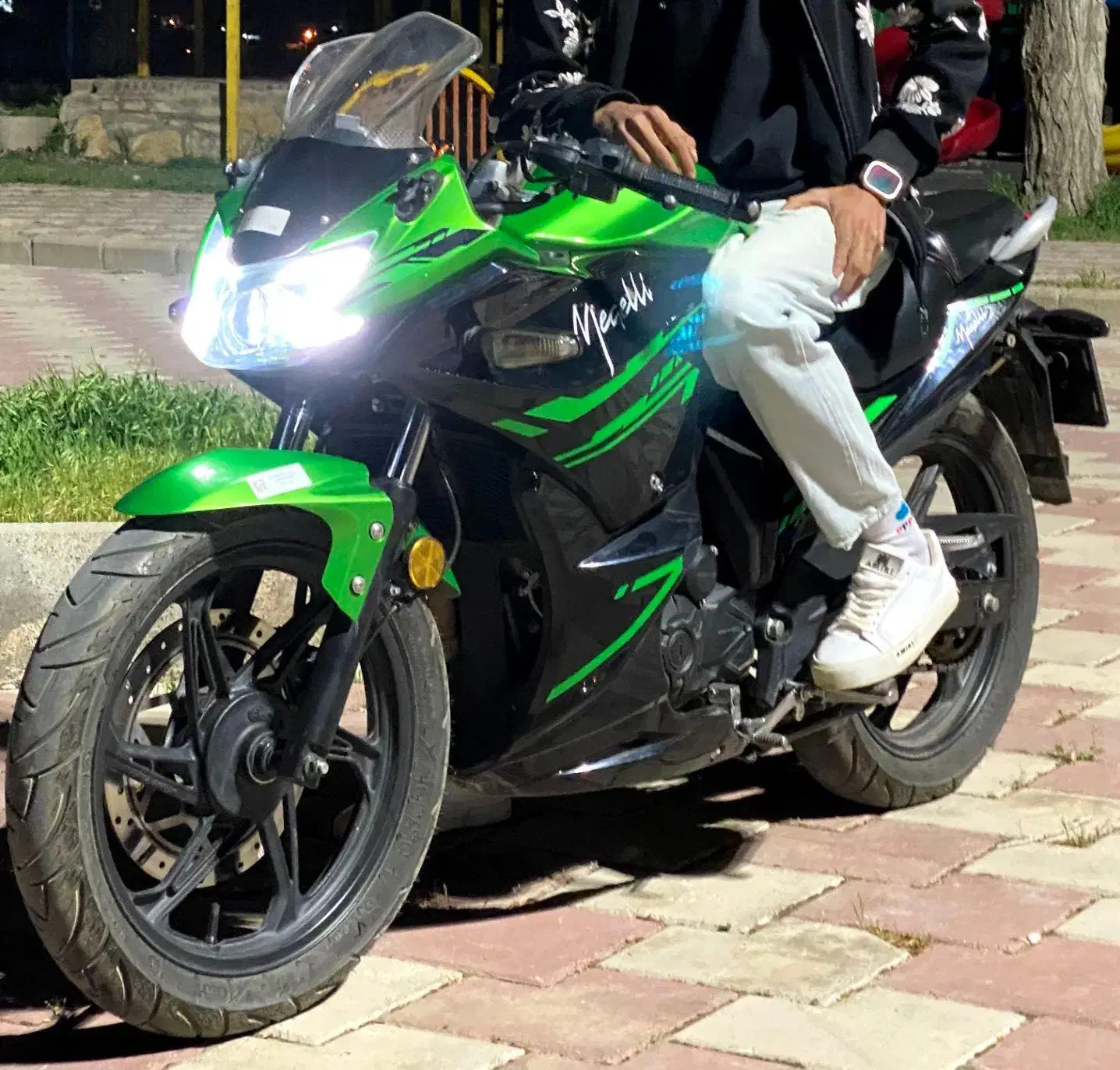 موتور مگلی۲۰۰|موتورسیکلت|رزن, |دیوار