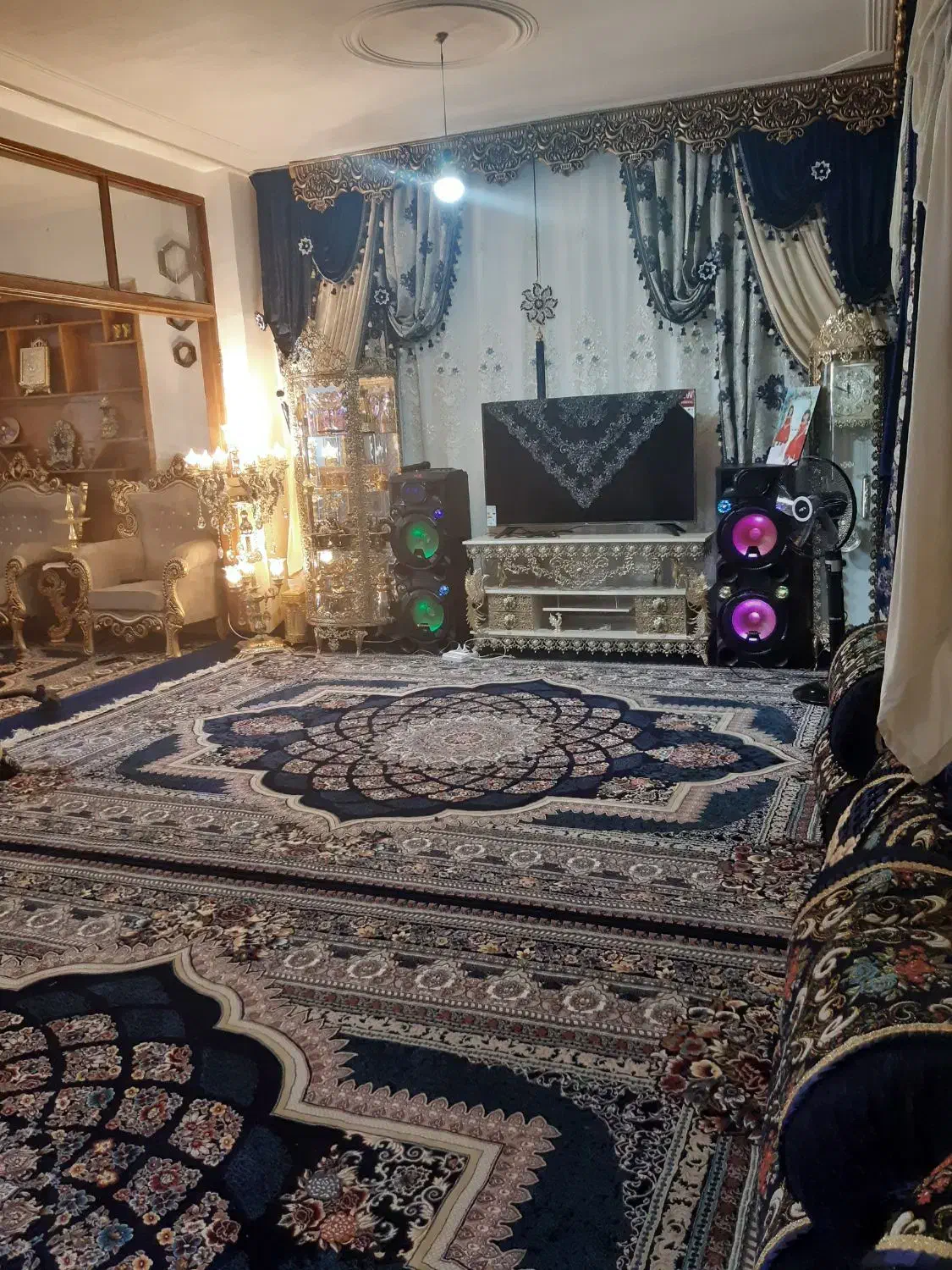 لوستر برنجی ۱۰ شاخه  کنار سالونی|لوستر و چراغ آویز|بیرجند, |دیوار