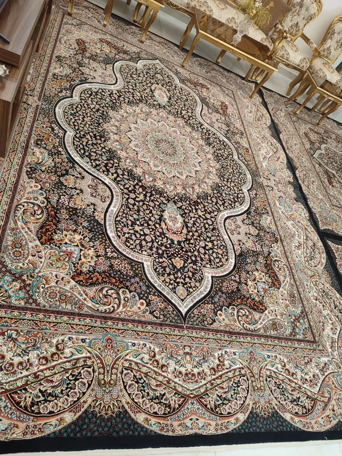 فرش در حد نو|فرش|کاشان, لتحر|دیوار