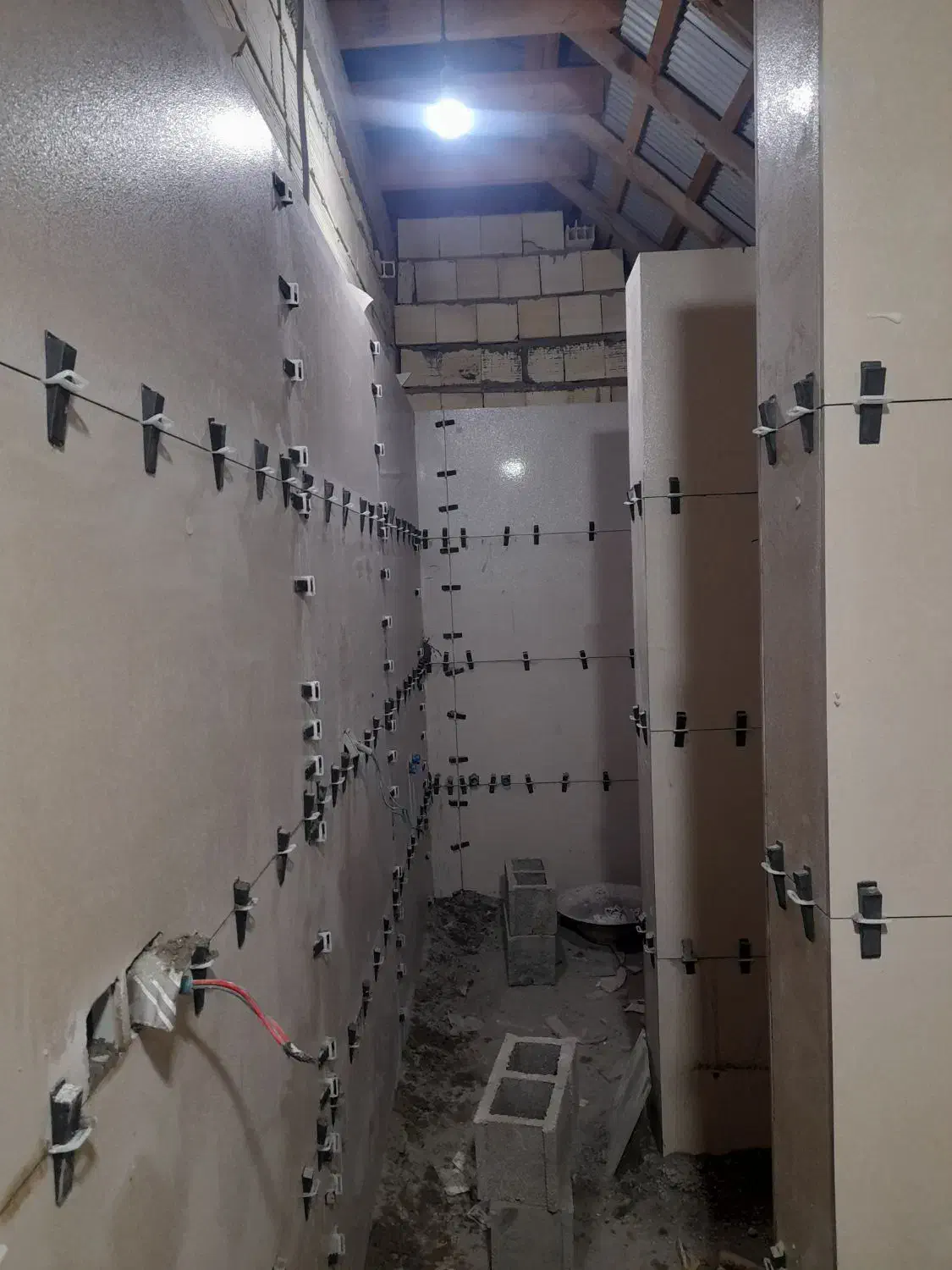 نیازمند همکار برای کار در کاشیکاری|استخدام معماری، عمران و ساختمانی|تولم شهر, |دیوار