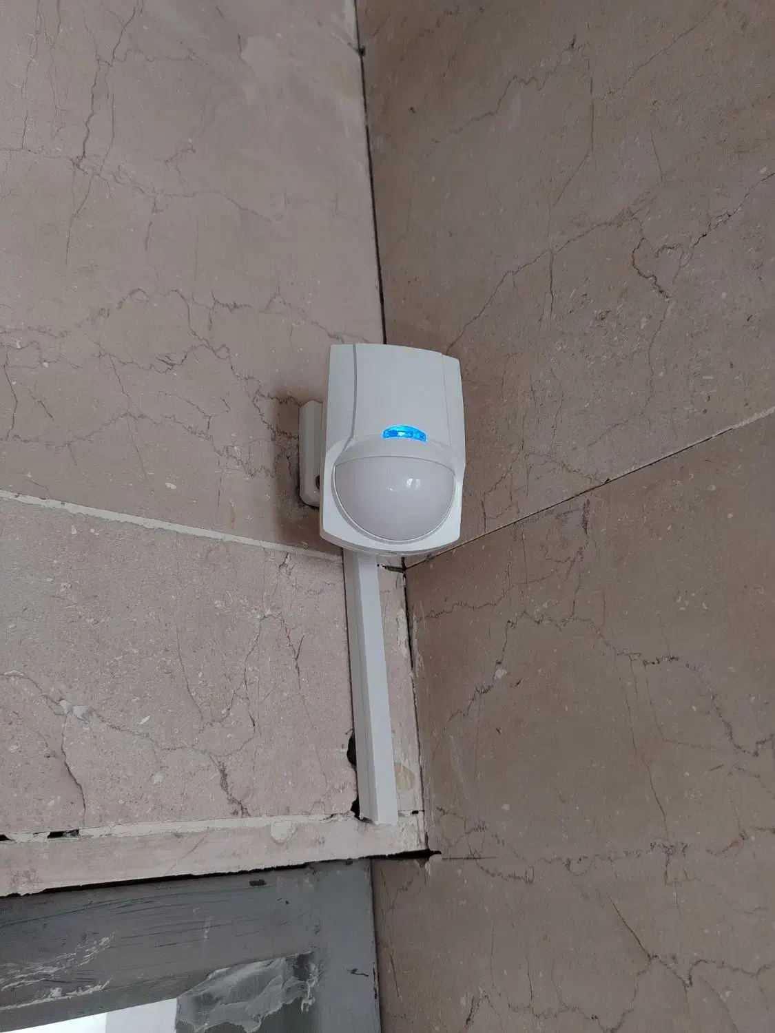 نصب و فروش انواع دوربین مداربسته و دزدگیر اماکن|دوربین مداربسته|خمینیشهر, |دیوار