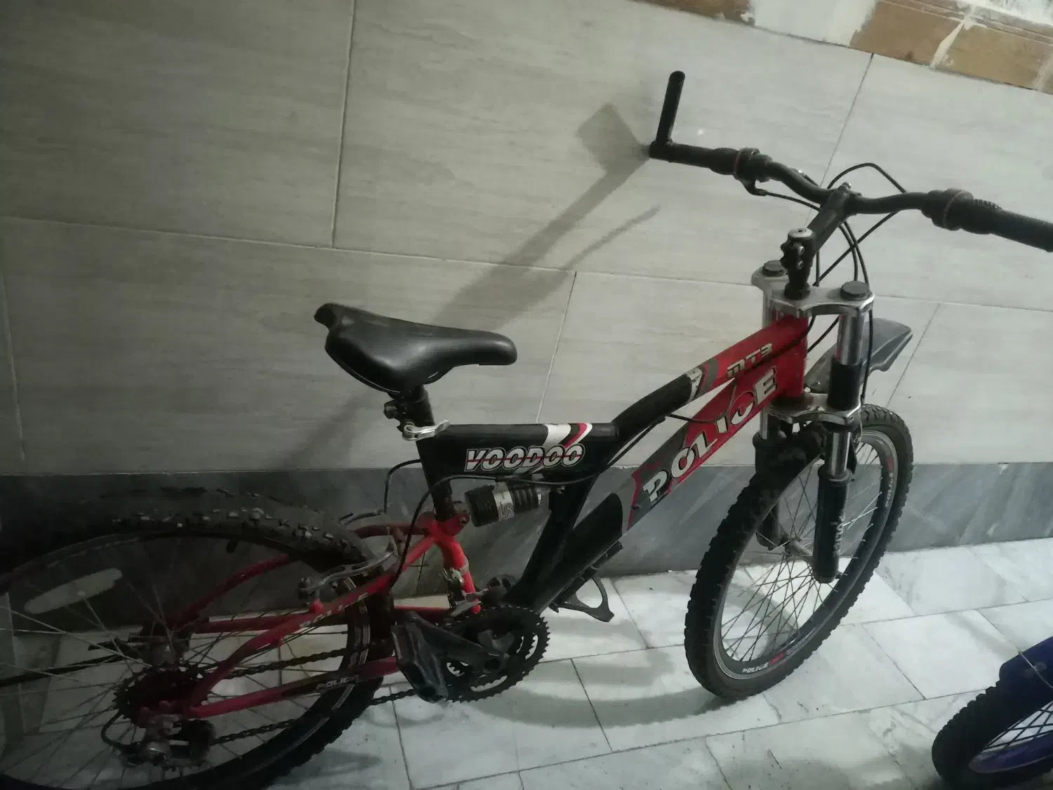 دوچرخه|دوچرخه، اسکیت، اسکوتر|قدس, شهرقدس|دیوار