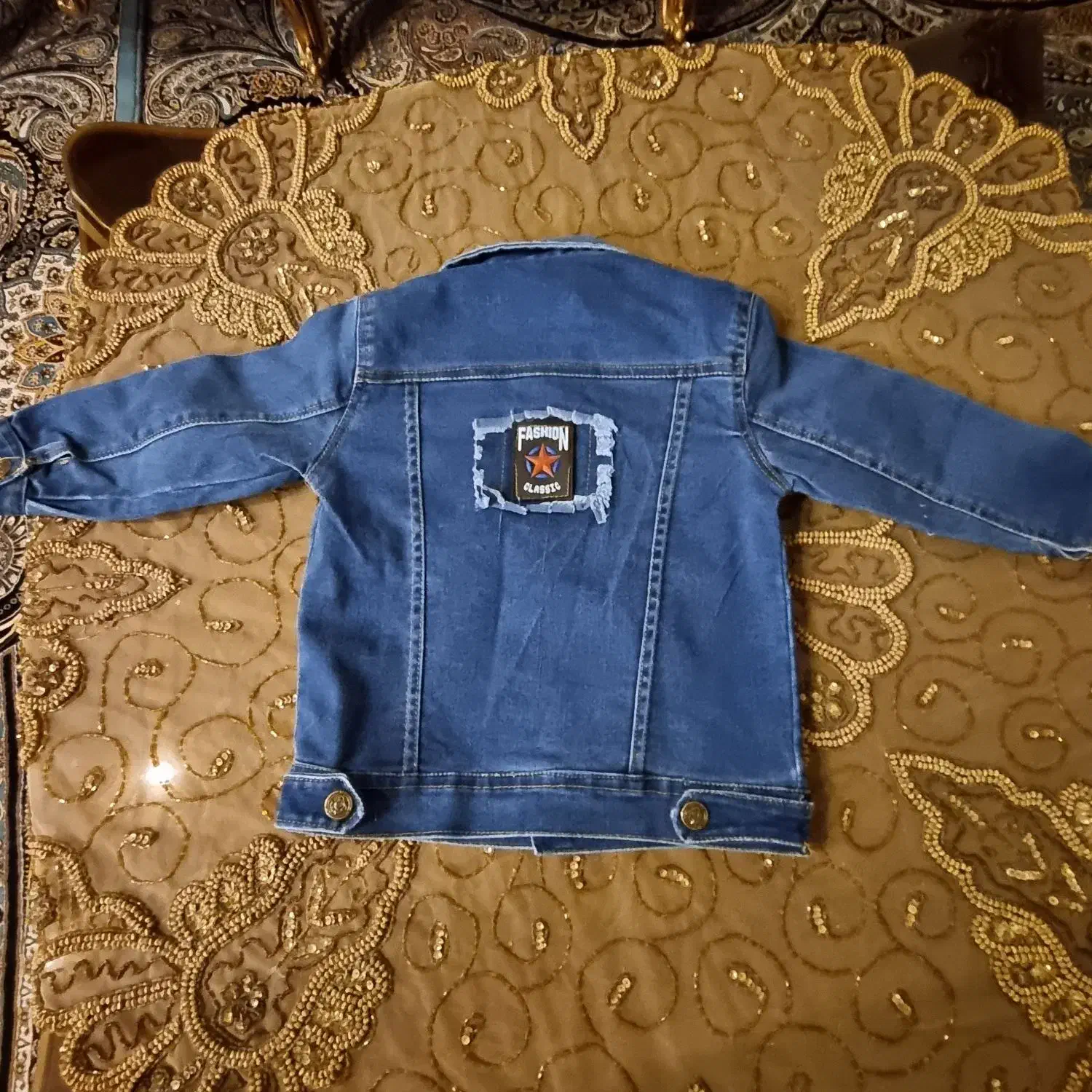 کاپشن، کت لی، سرهمی، لباس، شال وکلاه|کفش و لباس بچه|قم, باغ کرباسی|دیوار