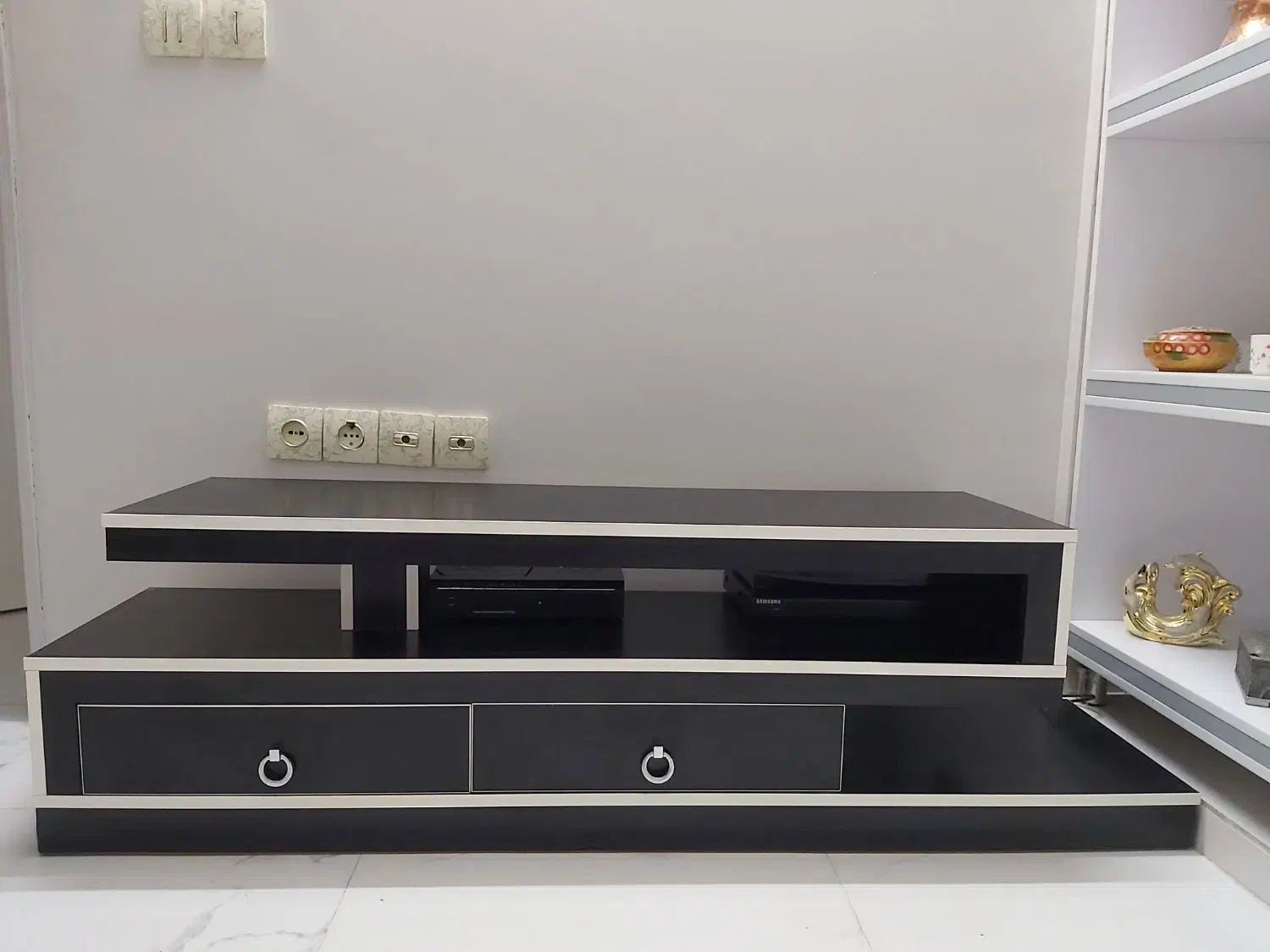 میز تلوزیون مناسب ۴۹ اینچ تا ۶۵|میز تلویزیون|پاکدشت, پاکدشت (مامازند)|دیوار