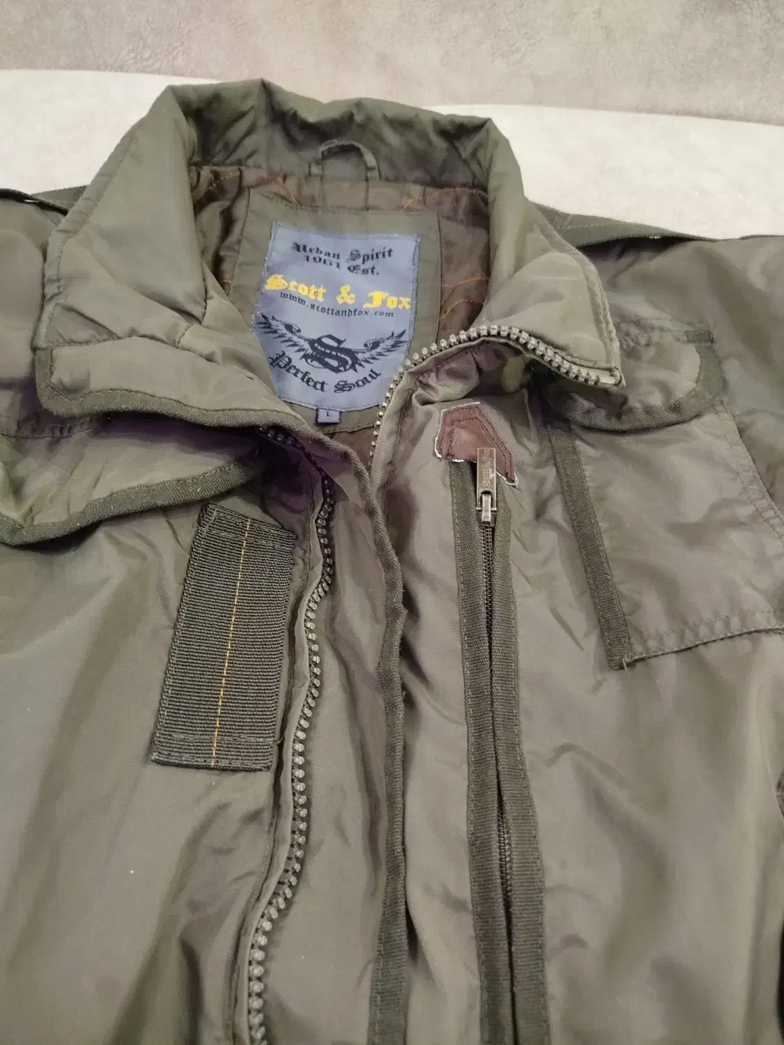 کاپشن خلبانی|لباس|شاهین‌شهر, ۹ دی|دیوار