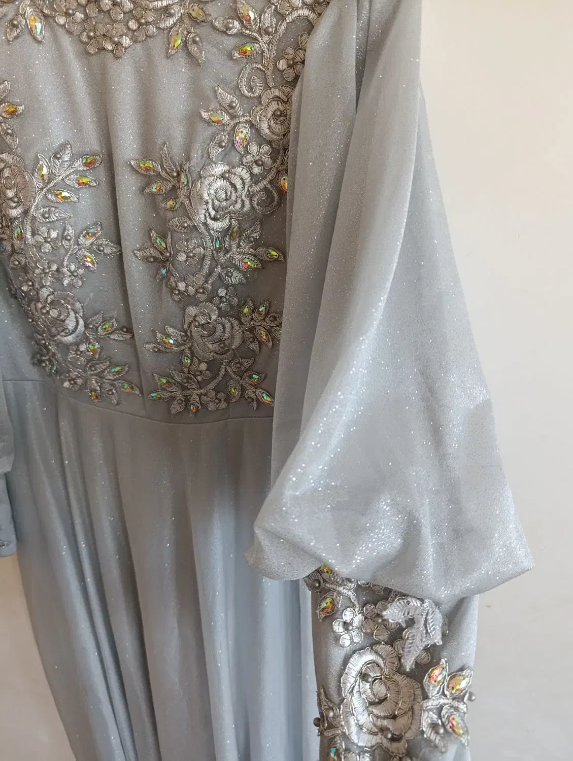 لباس|لباس|قم, شهر قائم|دیوار