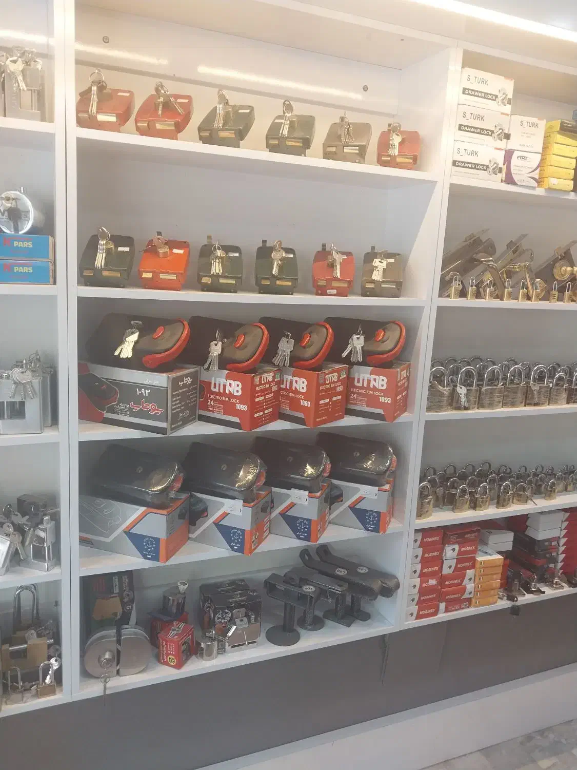 بازکردن انواع قفل منازل واتومبیل سراسرمشهدکلیدسازی|مصالح و تجهیزات ساختمان|مشهد, هنرستان|دیوار