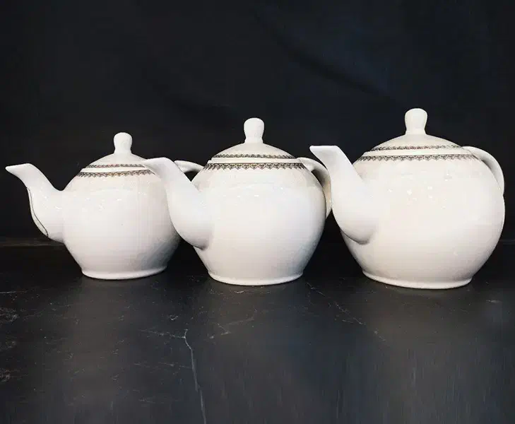 قوری 3 عددی طرح گلبرگ و کیارش چینی نفیس|قوری، کتری، قهوهساز دستی|بندر انزلی, کارآموزی|دیوار