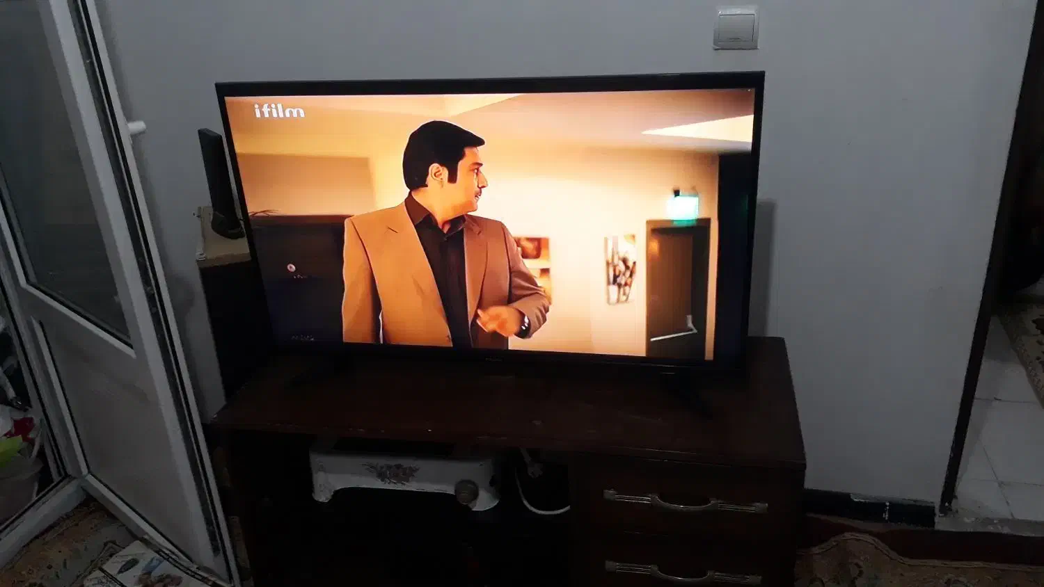 تلوزیون ال ای دی|تلویزیون و پروژکتور|گنبد کاووس, |دیوار