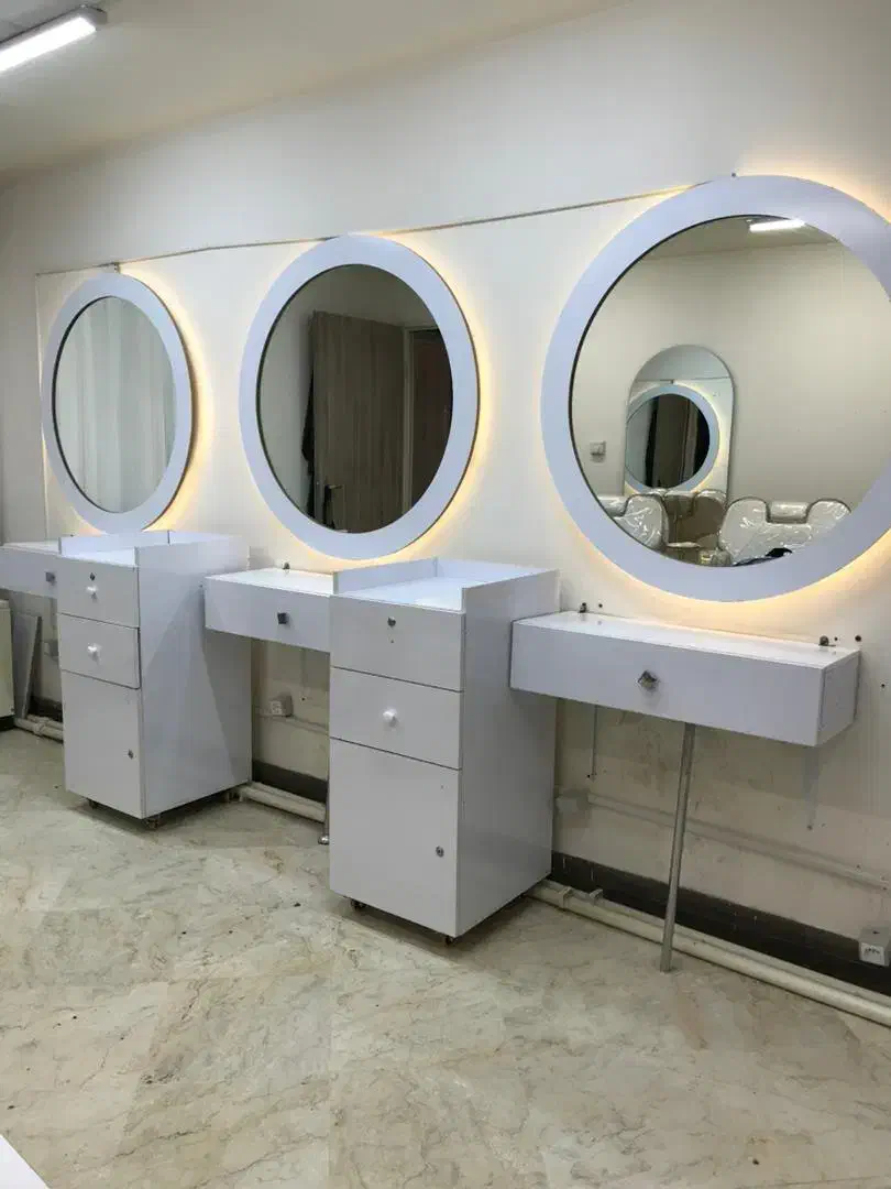 اینه و باکس و صندلی کوپ|آرایشگاه و سالنهای زیبایی|بروجرد, |دیوار