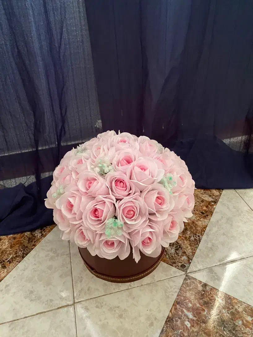 باکس گل هدیه|گل مصنوعی|فومن, |دیوار