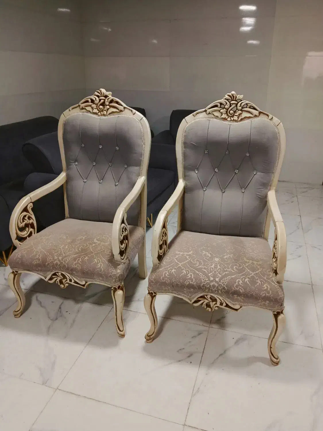 چهار دست مبل هفت نفره در حدنو|مبلمان خانگی و میز عسلی|کوهدشت, |دیوار