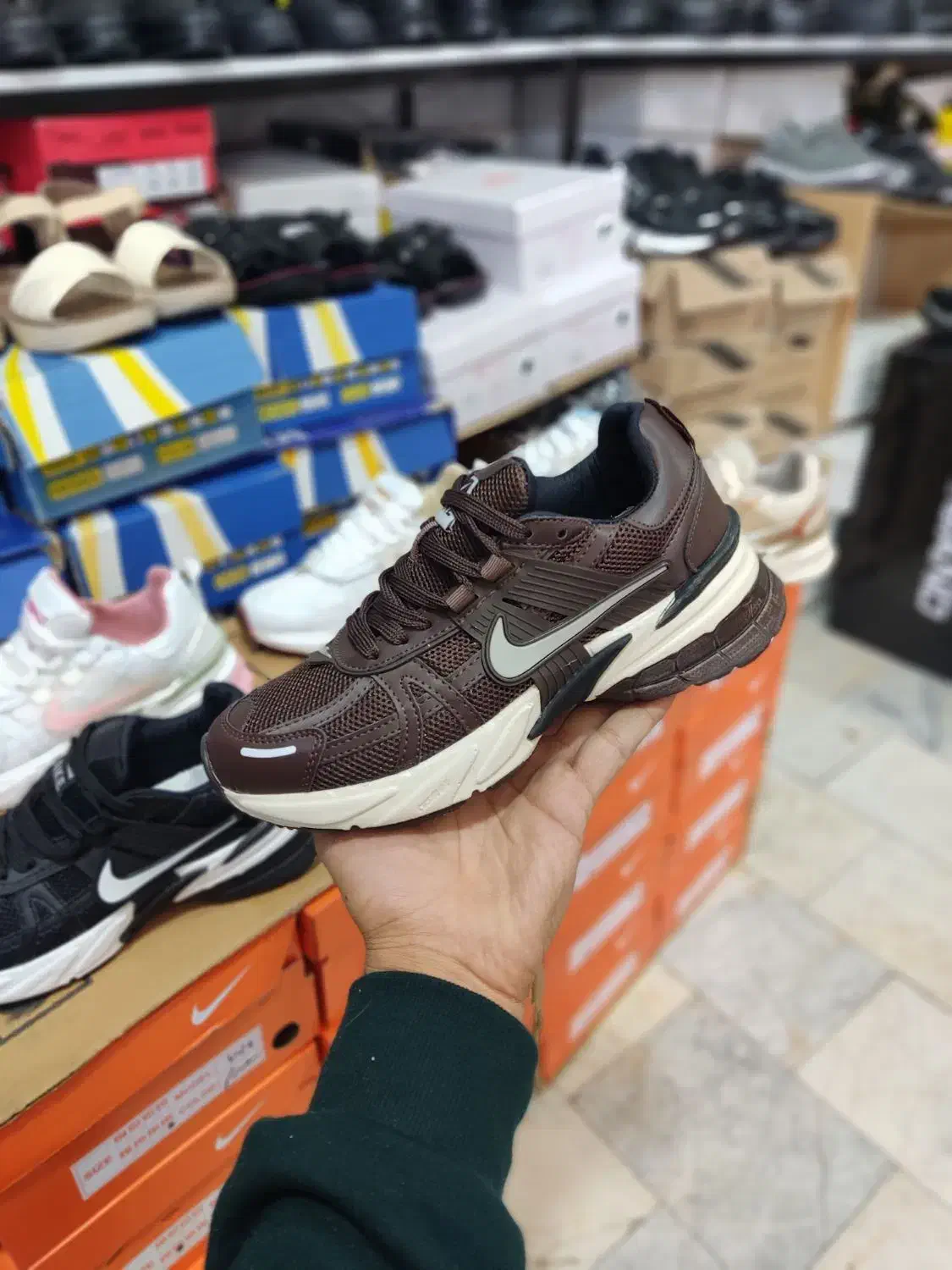 بیش از 500مدل کتونی و بوت و کفش در فراهان|کیف، کفش، کمربند|فرمهین, |دیوار