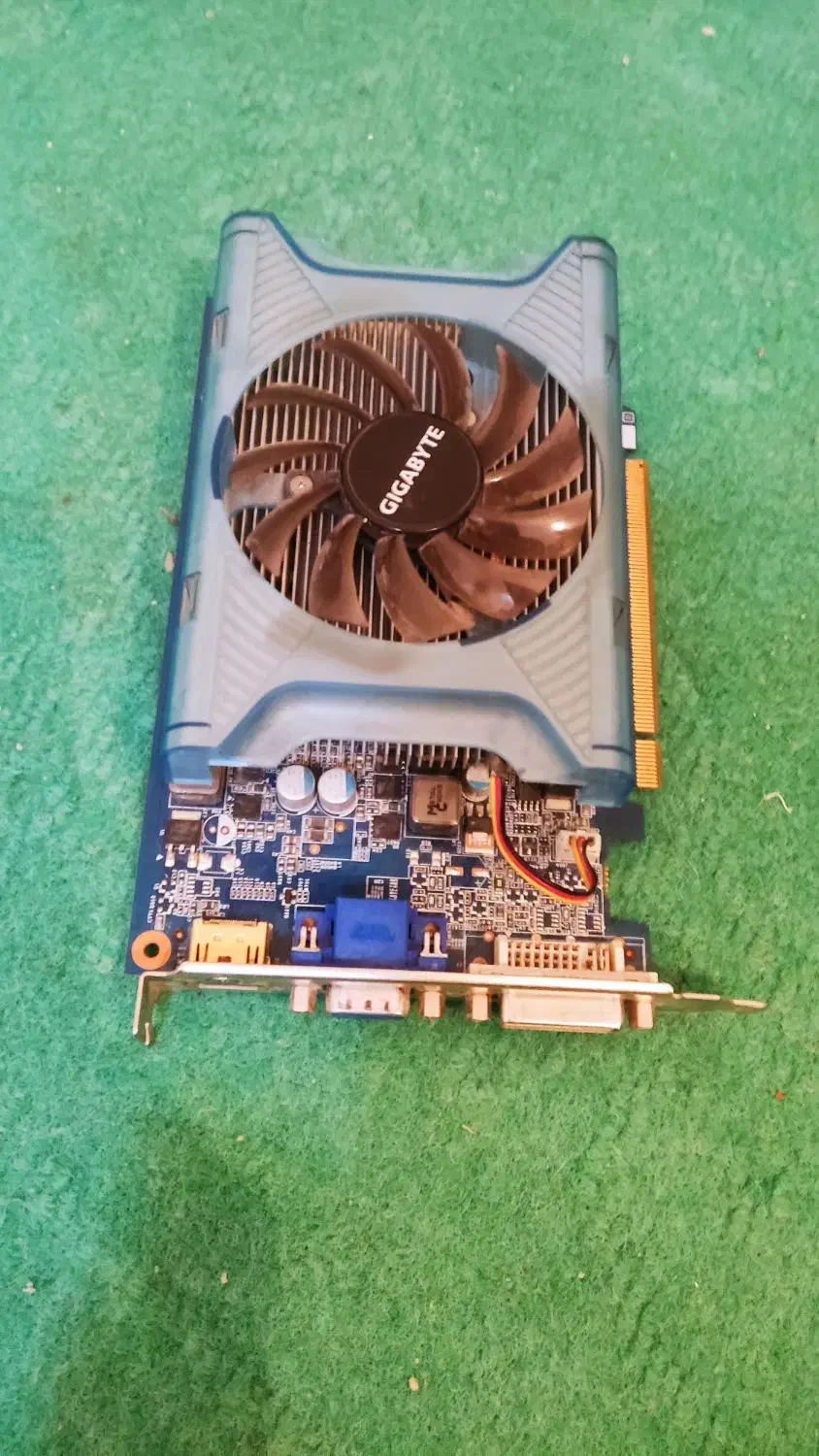 قاب خالی کیس کامپیوتر به همراه کیبورد فراسو|رایانه رومیزی|زابل, |دیوار