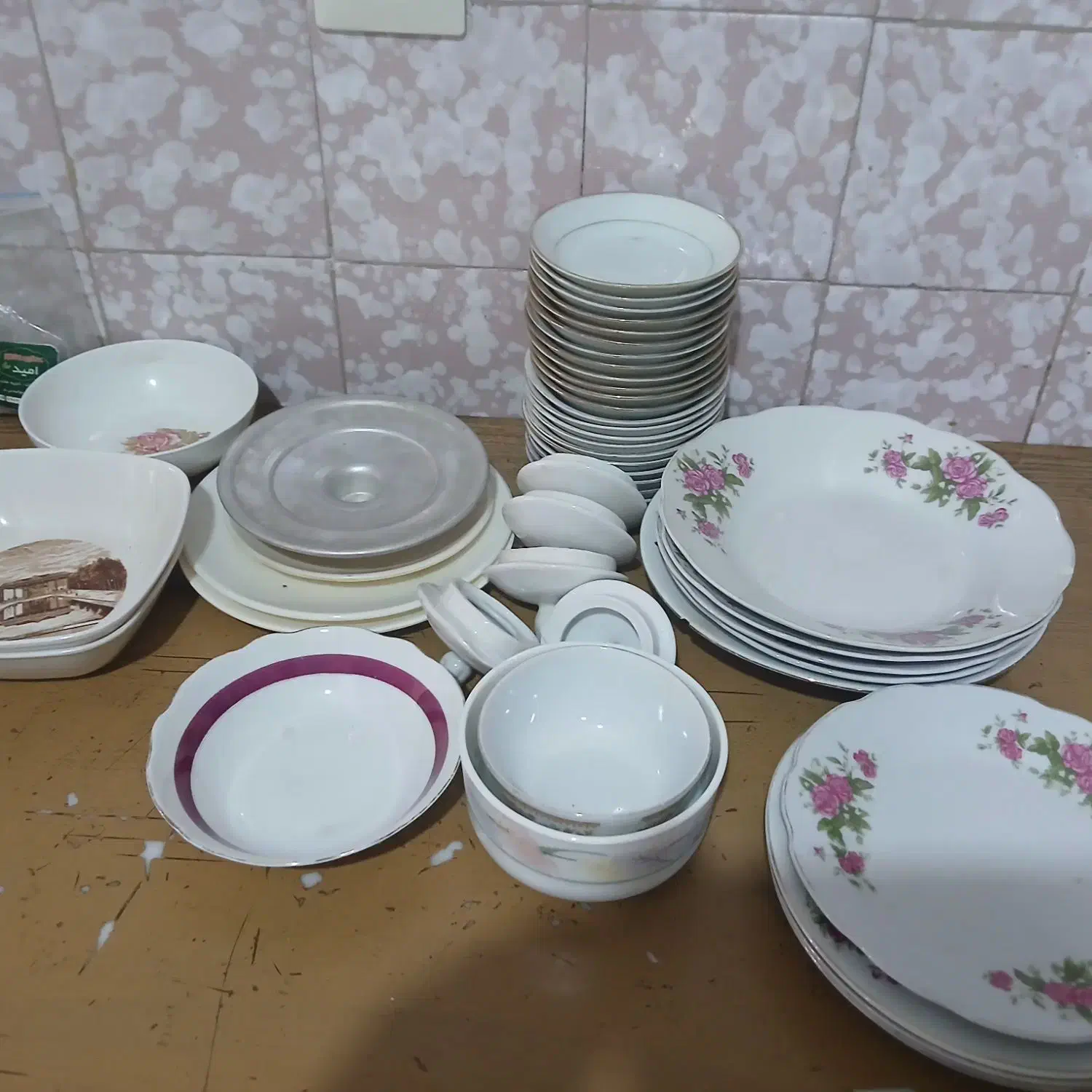 نعلبکی وچند ظرف لبپر واسه خونه باغ|ظروف سرو و پذیرایی|سبزوار, مدرس|دیوار