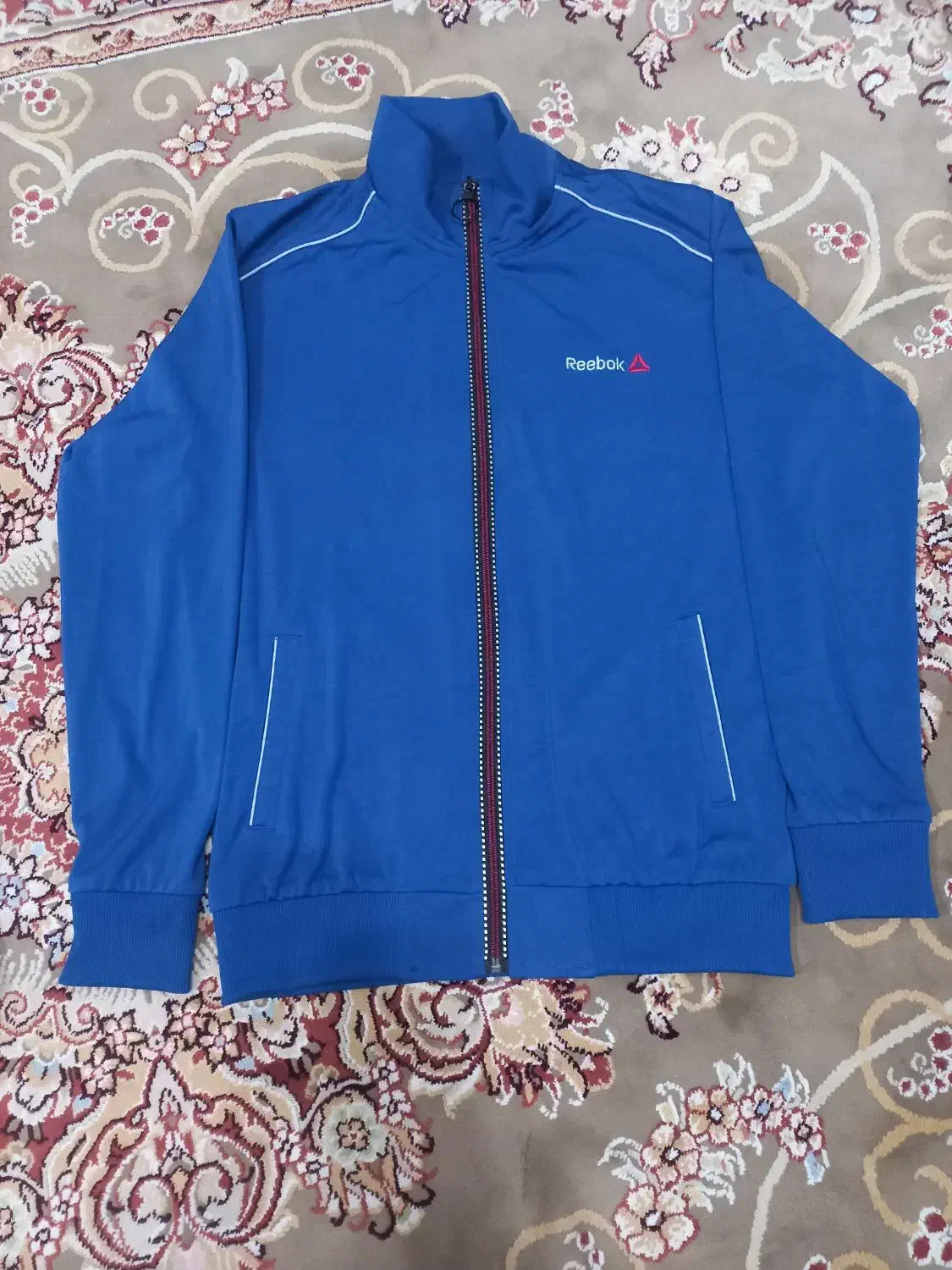 لباس ورزشی|لباس|صومعه‌سرا, |دیوار