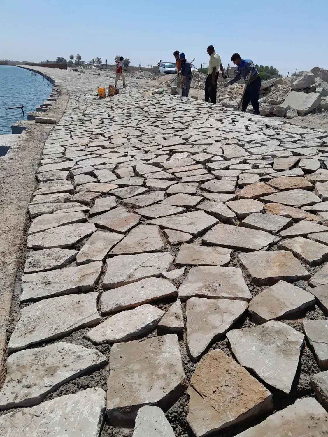 اجرای محوطه سازی سنگ چینی و جدول.کفپوش|خدمات پیشه و مهارت|شادگان, |دیوار