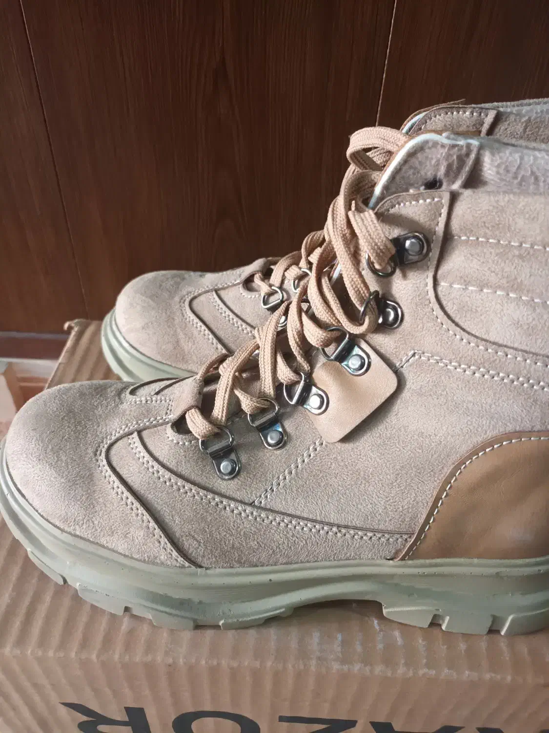 کفش کوهنوردی زنانه|کیف، کفش، کمربند|مشهد, امامیه (شهرک غرب)|دیوار