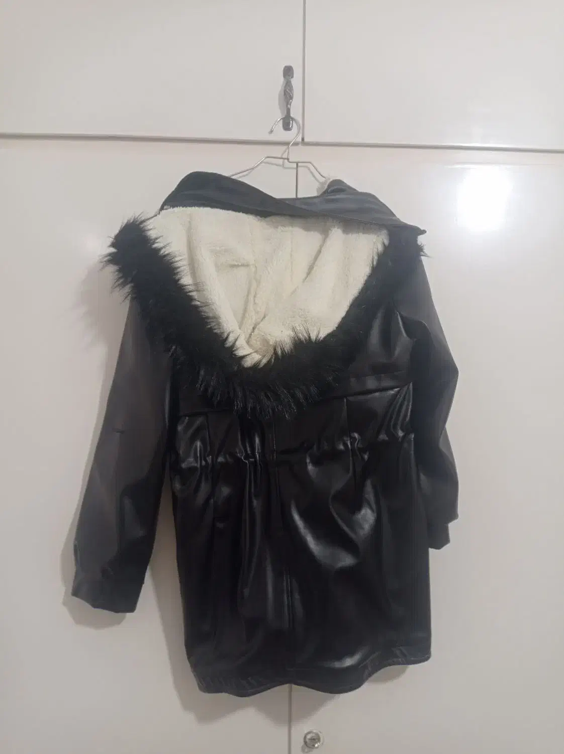 کاپشن چرم سایز 46|لباس|قم, نخودی|دیوار