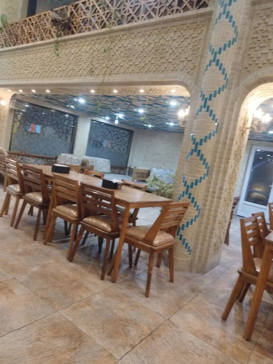 استخدام نیروی سالن داروصندوق دار|استخدام خدمات فروشگاه و رستوران|دزفول, |دیوار